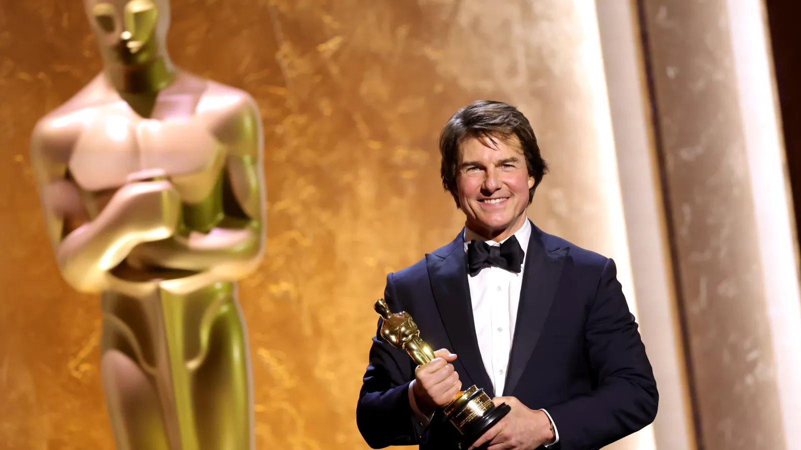 Tom Cruise Accepts Honorary Academy Award